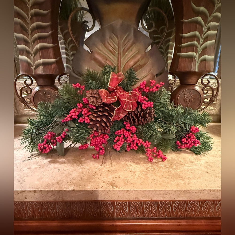 Holiday Christmas Swag Garland Red Berries Pinecones Plaid Bow Mantle/Door Decor